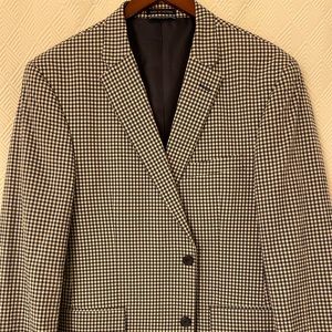 Seersucker sports coat/blazer. Comfortable. Great condition.